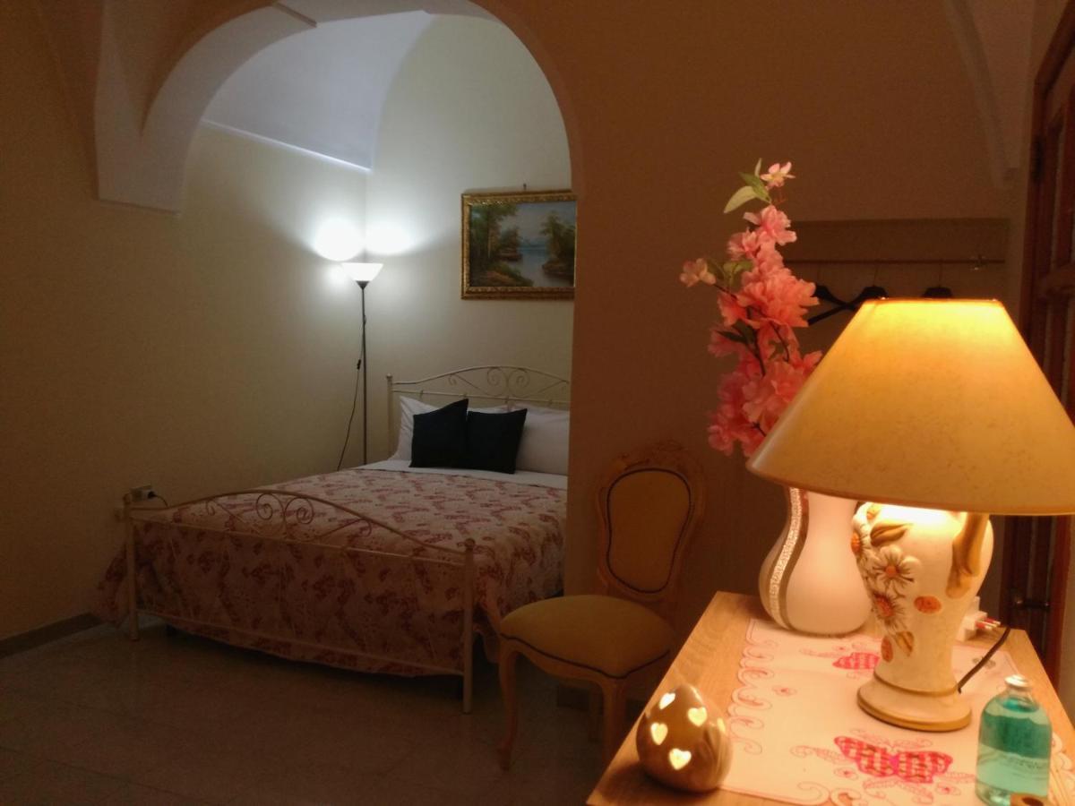 L 'Alcova Holidays Home Centro Storico 세글리에 메사피카 외부 사진